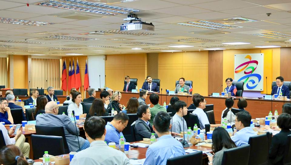"Blue Dialogue" Forum-3