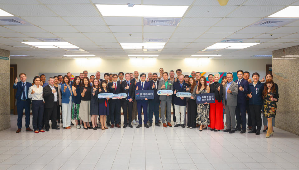 "Blue Dialogue" Forum-1